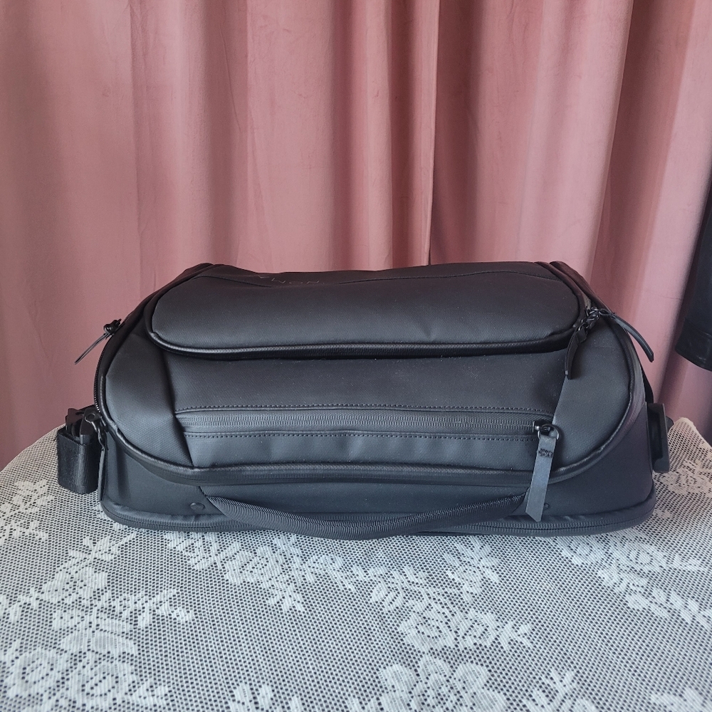 Nomatic Black Messenger Bag for Men - Picture 7 of 10